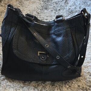 Perlina Black Leather Shoulder Bag